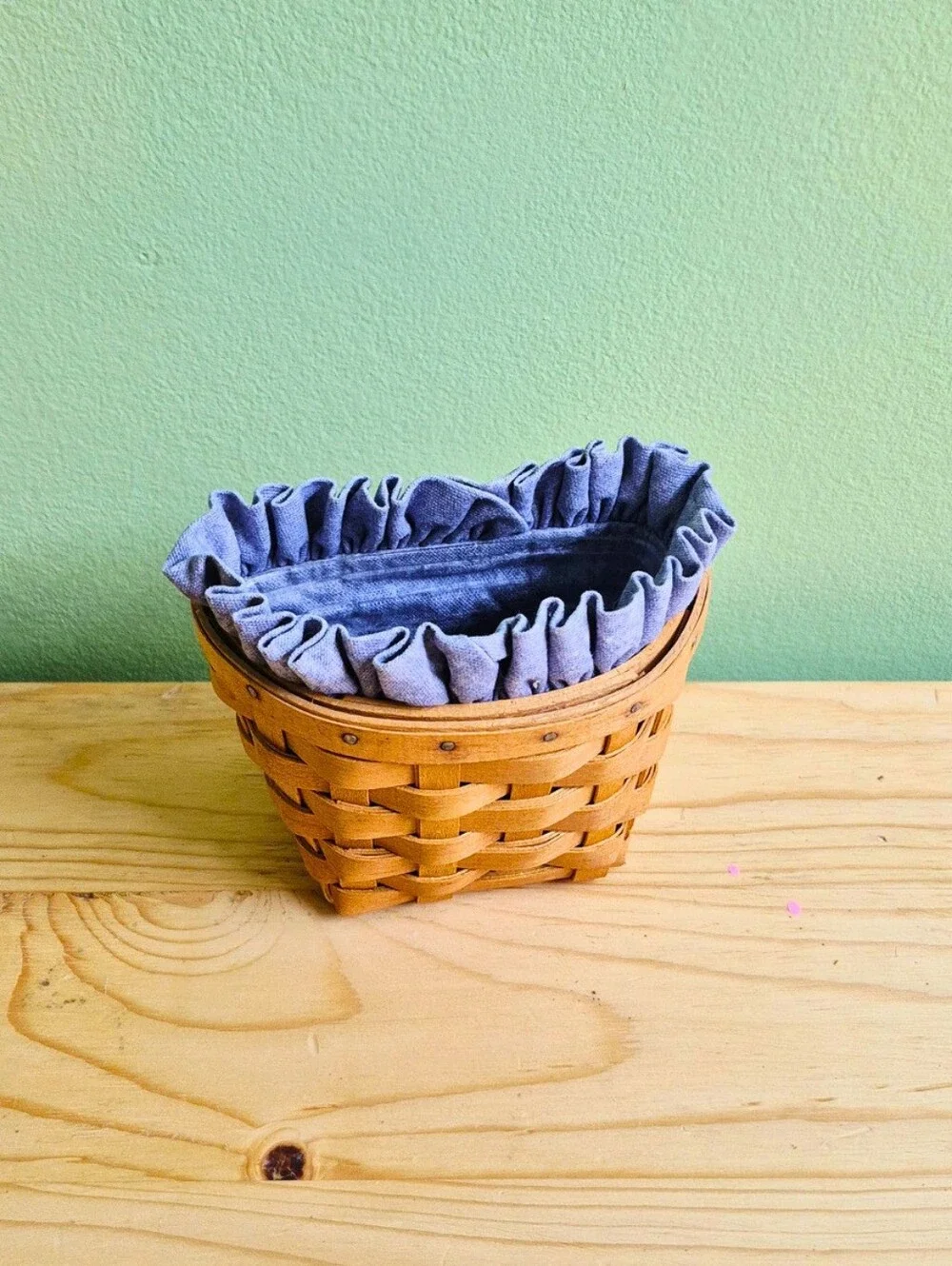 Vintage 2000 Longaberger Oregano Booking Basket with Blue Ruffled Fabric Liner